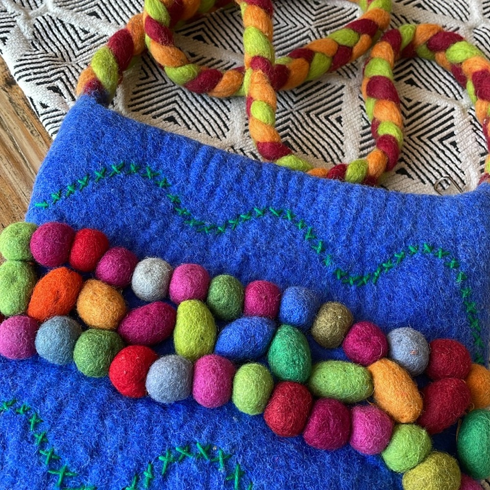 Fun Colorful Rising Tide Wool Handbag, Made In Nepal! Excellent Condition. - Picture 3 of 13